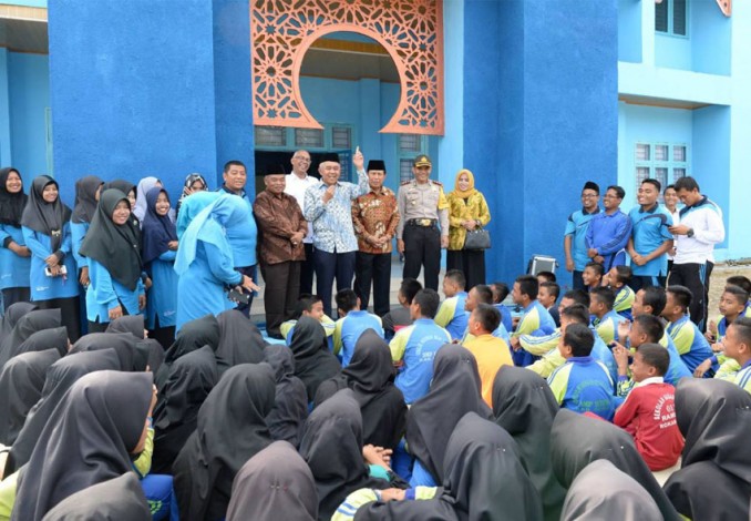 Galeri Foto: Gubernur Riau Tinjau SMP Islam Teknologi di Rokan Hulu