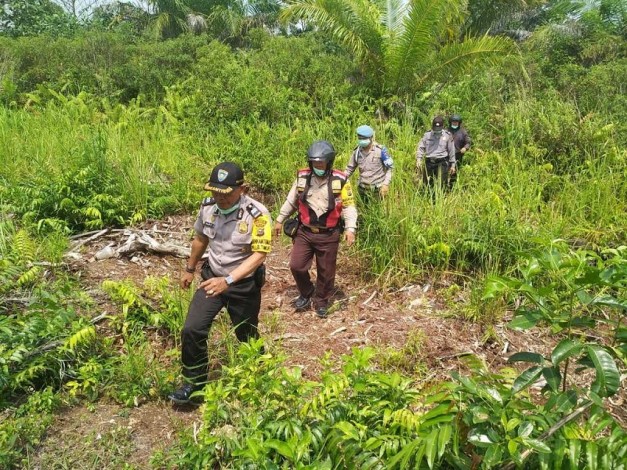 Polresta Pekanbaru Patroli Karhutla di Kecamatan Payung Sekaki