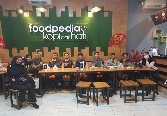 Weekend, FoodPedia Jalan Tanjung Datuk Hadirkan Live Music untuk Pelanggan