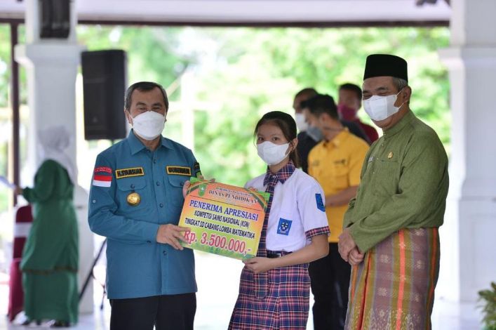 Ini Deretan Prestasi Pendidikan di Riau Dibawah Kepemimpinan Syamsuar-Edy