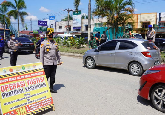 Sidang di Tempat, Polres Pelalawan Gelar Operasi Yustisi Gabungan di Lintas Timur