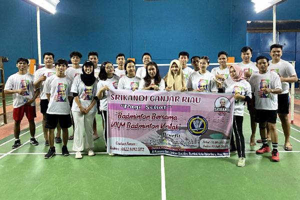 Srikandi Ganjar Gelar Latihan Badminton Bersama Milenial di Pekanbaru
