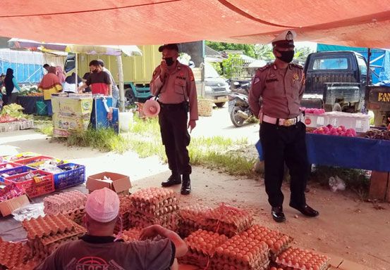 Polsek Pangkalan Kuras Gencar Operasi Yustisi di Pasar Desa Harja