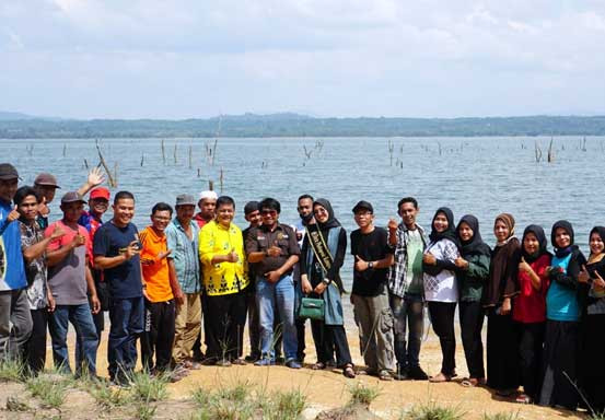 Dikunjungi Wakil Ketua DPRD Kampar H Fahmil SE dan Bujang Dara Kampar, Begini Keindahan Destinasi Wisata Umbai Island di Ranah Sungkai