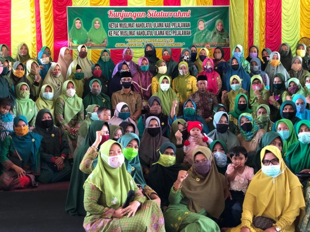 Ketum Muslimat NU Pelalawan Sewitri Jalin Silahturahmi dengan Kader PAC Kecamatan