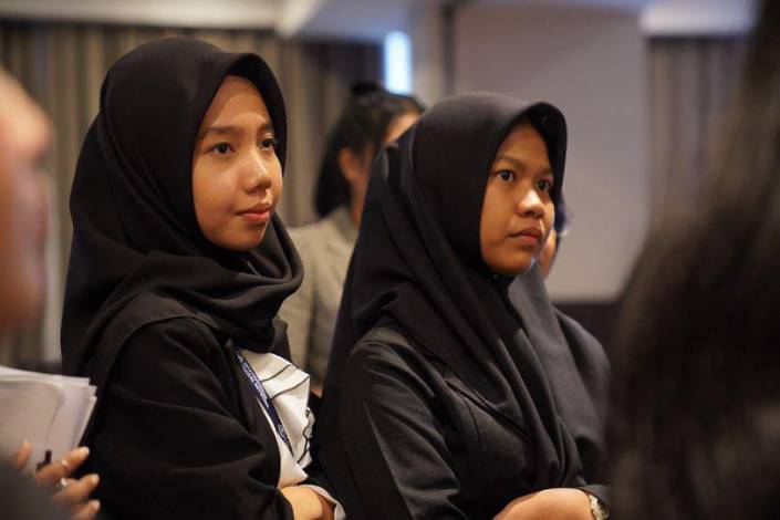 Dua Mahasiswi UIR Ikuti di Asian Youth International Model United di Malaysia