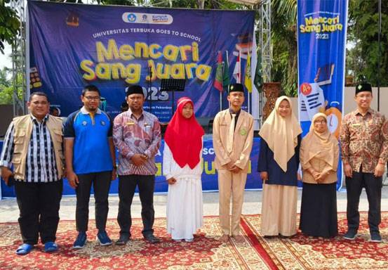 Marcela, Ayu Ketut, dan Tahniah Juarai Storytelling Tokoh Muslim Nusantara Tingkat Nasional Tajaan MAN 4 Pekanbaru
