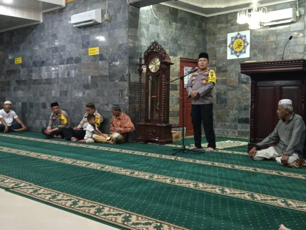 Polsek Pekanbaru Kota Minta Jemaah Masjid Baitul Hikmah tidak Terpecah Belah Walaupun Berbeda Pilihan Pemilu