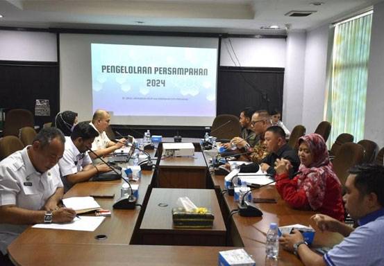 Hearing Komisi IV, Pemko Pekanbaru Tetapkan PT BRS Pemenang Lelang Sampah