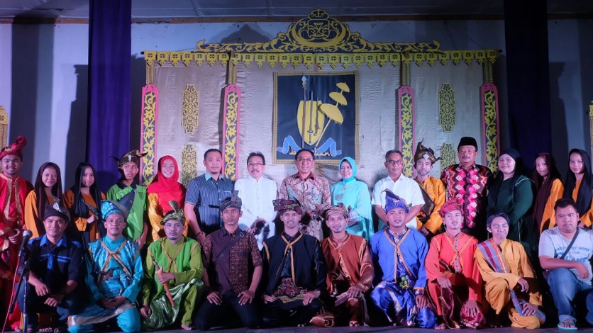 Bupati Inhil Saksikan Aksi Teatrikal Marhum Buantan Di Yogyakarta