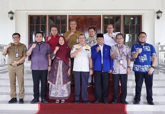Gubernur Syamsuar Didaulat Jadi Ketua Dewan Pertimbangan Universitas Riau