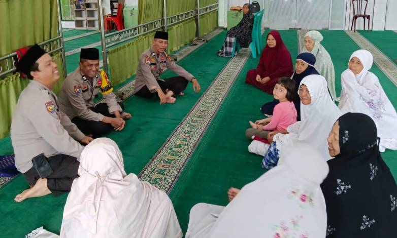 Polsek Senapelan Sampaikan Pesan Pemilu Damai 2024 di Masjid Rahmat Ilahi