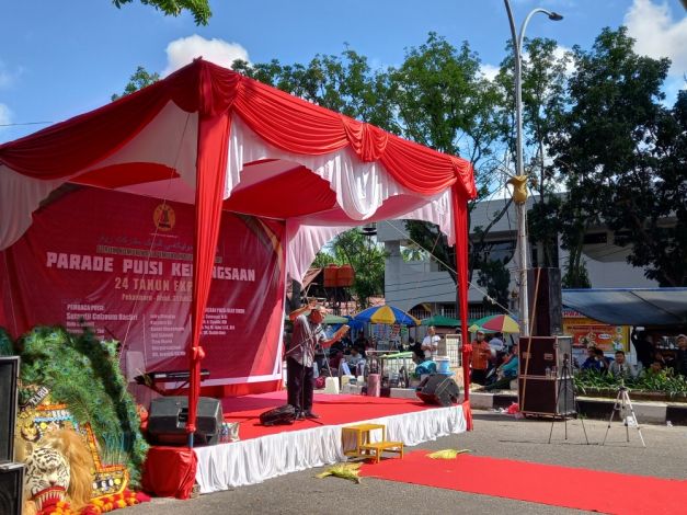 Puisi-Puisi Sihir Masyarakat Pekanbaru dalam Parade Puisi Kebangsaan yang Ditaja FKPMR