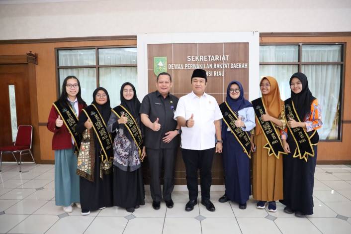 Lima Parlemen Remaja Bakal ke DPR RI, Ini Pesan Ketua DPRD Riau