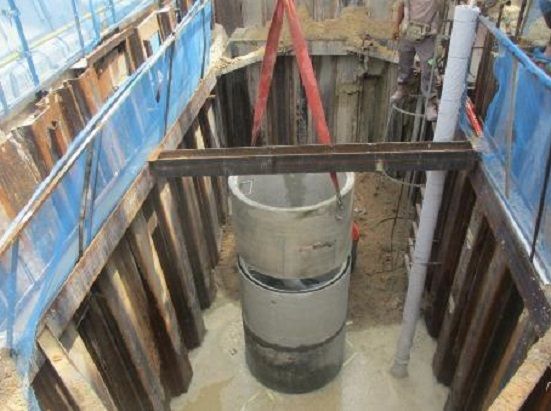 Proses pemasangan chamber manhole