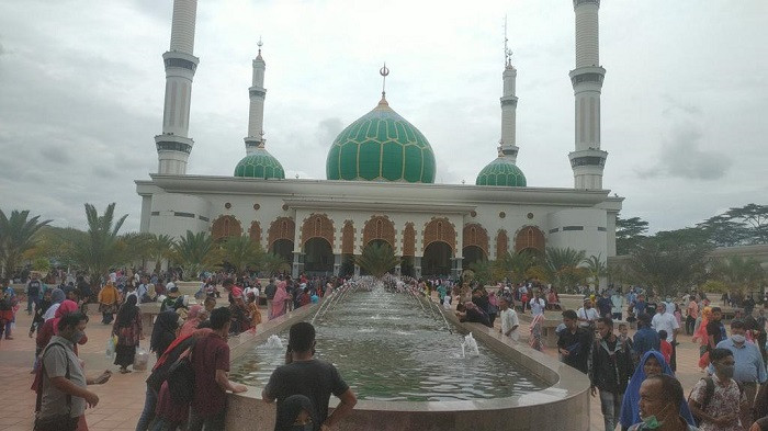 Libur Tahun Baru Masjid Agung Rohul Ramai Dikunjungi, Banyak yang Abai Prokes