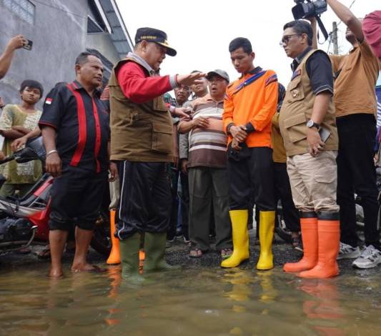 500 Warga Desa Kualu Mengungsi Akibat Banjir, Pemprov Riau Bangun Dapur Umum dan Salurkan Bantuan