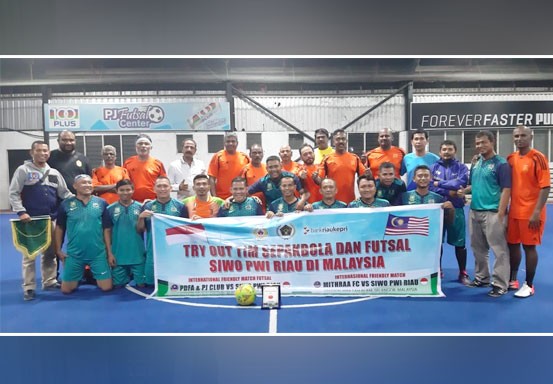 Tim Futsal PWI Riau Kalahkan Tim Futsal PJ Club