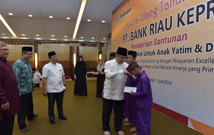 HUT ke 52 Bank Riau Kepri Berikan Santunan kepada 1.115 Anak Yatim