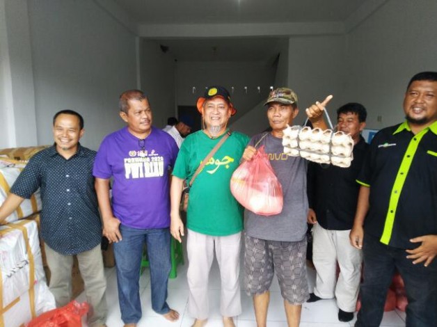 Riau Care Indonesia Salurkan Bantuan Sembako kepada Warga Terdampak Covid-19