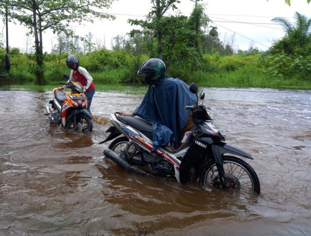 Ketimbang Dapat Bantuan, Masyarakat Pekanbaru Lebih Berharap Penyelesaian Banjir