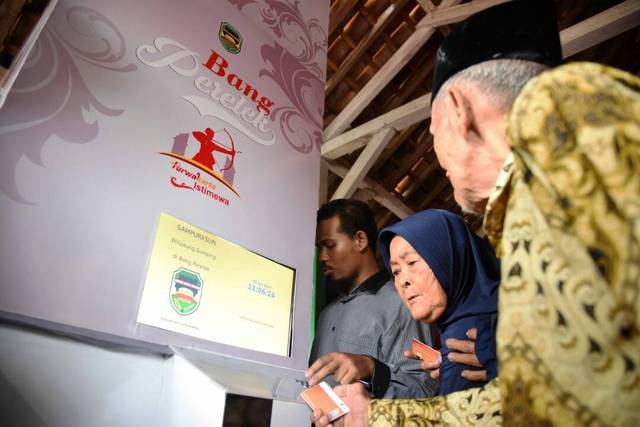 Baru! Di Purwakarta Jawa Barat Ada ATM Beras