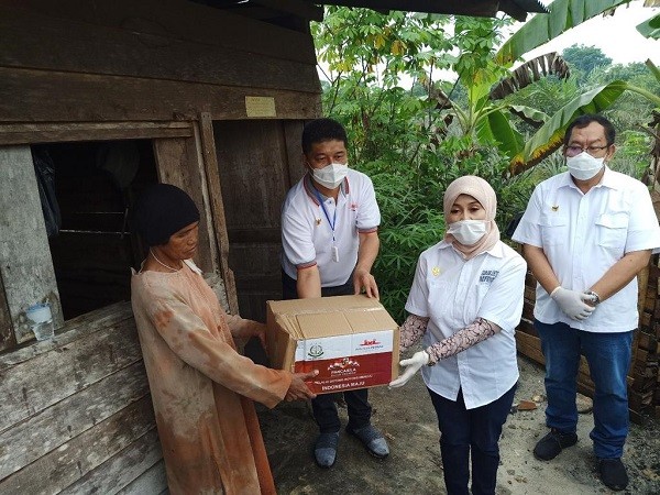 Relawan Peduli Covid-19 Bagikan 1.000 Paket Sembako di Hari Lahirnya Pancasila