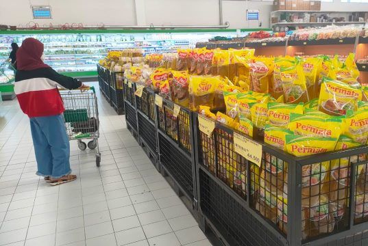 Pasca Pencabutan Subsidi, Harga Minyak Goreng Curah di Pekanbaru Rp17.000 Perkilogram