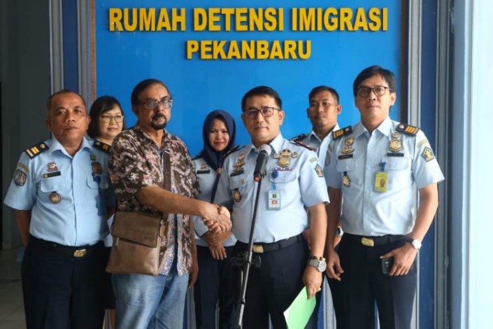 Bebas Murni, WN Malaysia Terpidana Karhutla Dideportasi dari Pekanbaru
