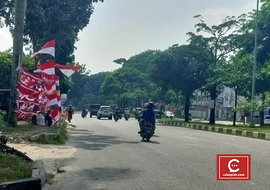 Jelang HUT RI, Pedagang Bendera Merah Putih Mulai Marak di Pekanbaru