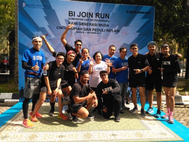 Promosikan Gerakan Non Tunai, BI Lari Pagi Bersama Komunitas di Pekanbaru
