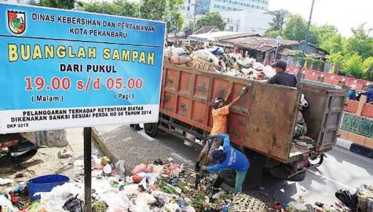 Angkutan Sampah Ilegal Masih Marak Akibat Kelalaian DLHK Pekanbaru