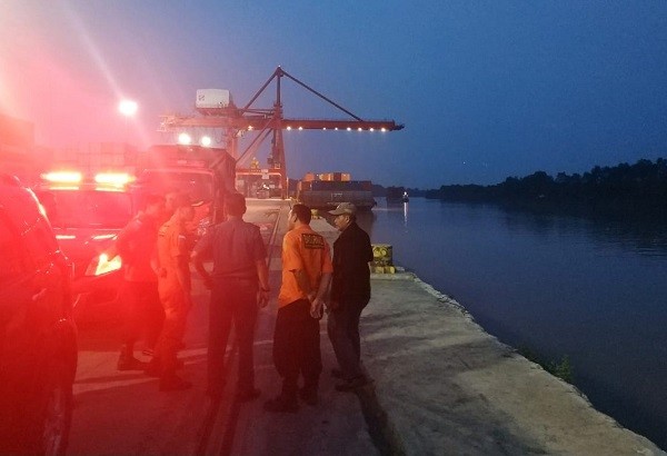 Juru Masak Tugboat Noah 8 Hilang di Sungai Siak