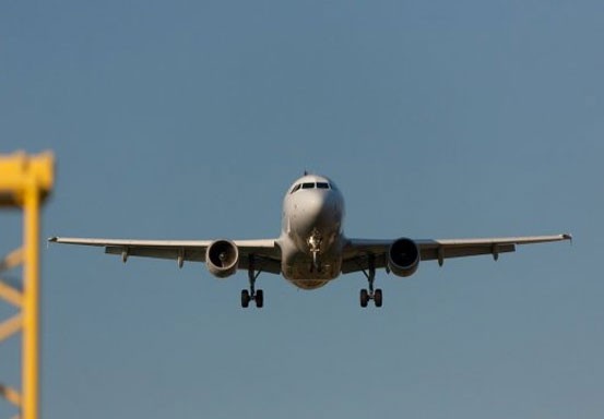Perempuan Ini Pura-pura Hamil Demi Hindari Kelebihan Muatan Bagasi Pesawat