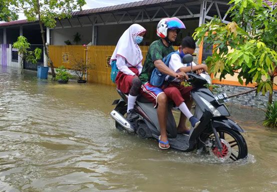 Pekanbaru Hujan Deras, Perumahan di Jalan Datuk Tunggul Kebanjiran, Warga Minta Perhatian Pemerintah