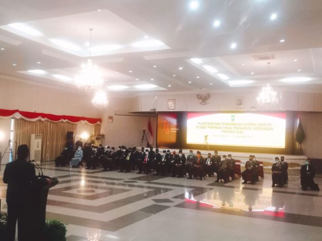Gubri Lantik 32 Pejabat Eselon II Pemprov Riau, Ini Nama-namanya