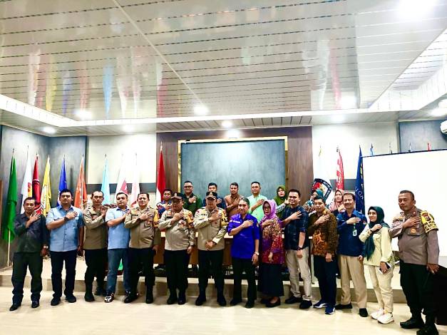Perkuat Sinergitas Kesiapan Pemilu 2024, Kapolresta Kombes Pol Jeki Rahmat Kunjungi KPU Pekanbaru