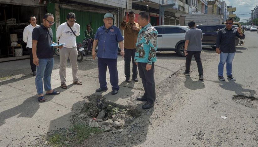 Usai Dilantik, Pj Gubri SF Hariyanto Tinjau Jalan Rusak di Pekanbaru