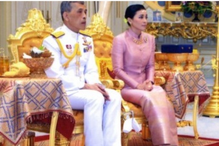 Raja Thailand Nikahi Pengawalnya