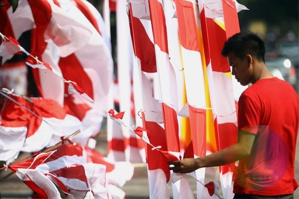 Satpol PP Pekanbaru Larang Pedagang Bendera Berjualan di Sudirman