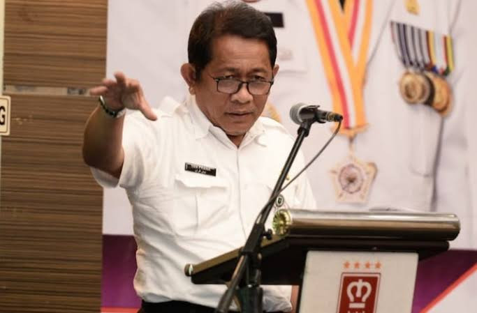 Pejabat Pemprov Diwajibkan Pasang Stiker HUT Ke-63 Riau di Mobil Dinas