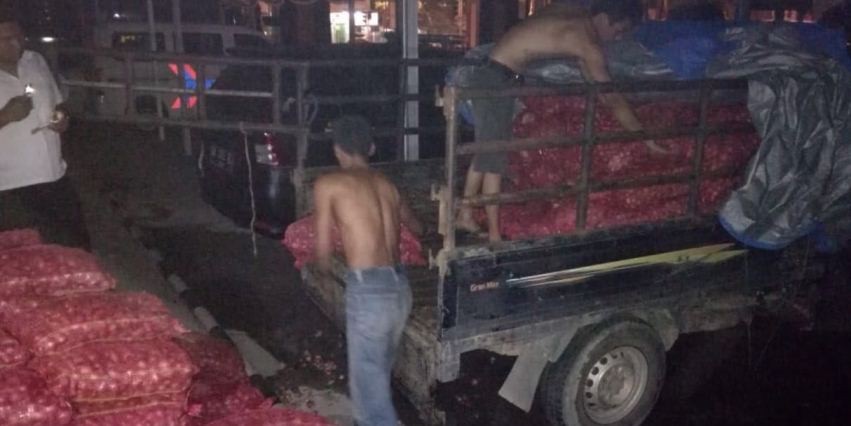 Polisi Gagalkan Penyelundupan 150 Karung Bawang Merah Asal Malaysia