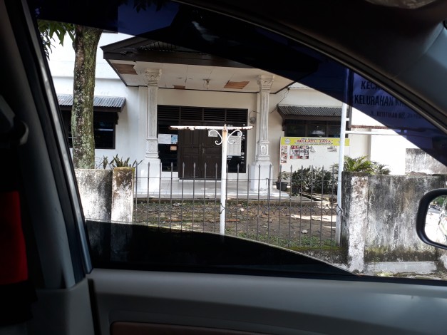 Alamak! Jam 09.00 WIB, Kantor Lurah Kampung Melayu Masih Tutup