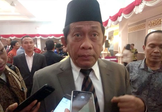 Menolak Diwawancarai, Sekda Riau Yan Prana Jaya Ngaku Pusing