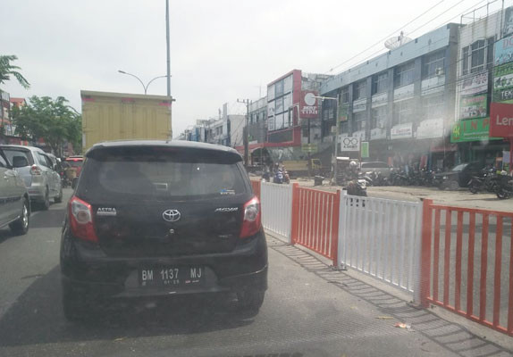 U-turn Ditutup, Jalan Tuanku Tambusai Pekanbaru Macet
