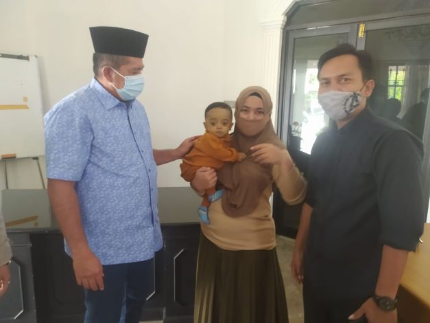 Bupati Siak Bantu Pengobatan Bocah Penderita Kelainan Hati ke Jakarta