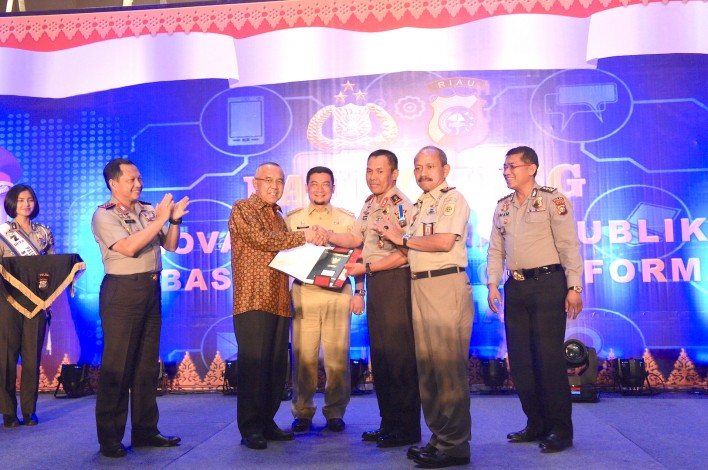 Empat Bupati di Riau Terima Penghargaan Kamtibmas