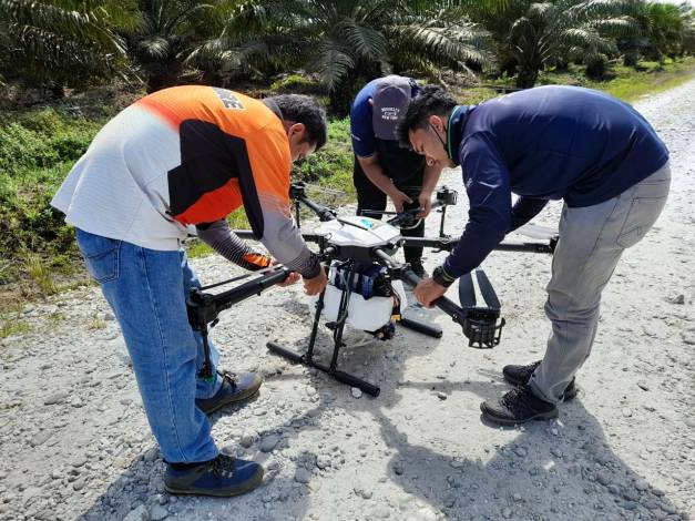 PTPN V Manfaatkan Drone Optimalkan Produksi Perkebunan Sawit