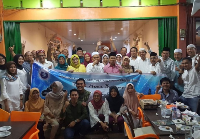 Alumni Pertanian IPB Riau Buka Puasa Bersama dengan Anak Yatim