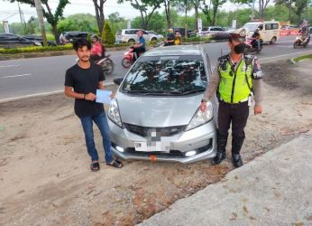 Habiskan Stok Plat Hitam, Kendaraan di Riau Awal Desember Sudah Pakai Plat Putih